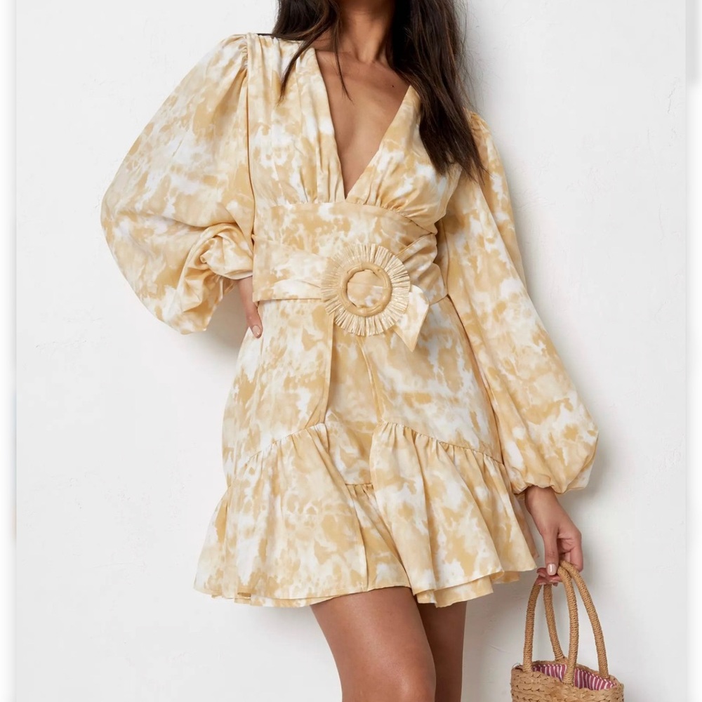 Misguided Mustard Color Tie Dye Raffia mini dress with belt. Size US6. NWT